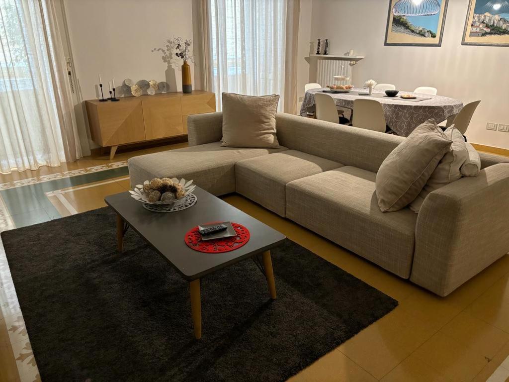 Luxury Manfredi Apartment Salerno Exteriör bild