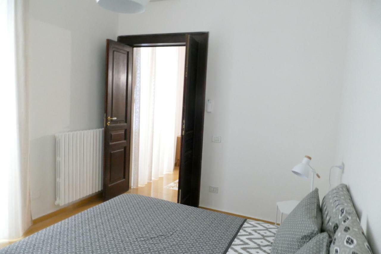 Luxury Manfredi Apartment Salerno Exteriör bild