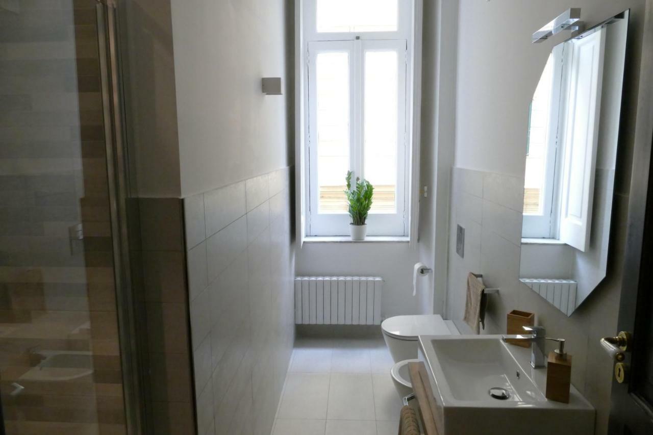 Luxury Manfredi Apartment Salerno Exteriör bild