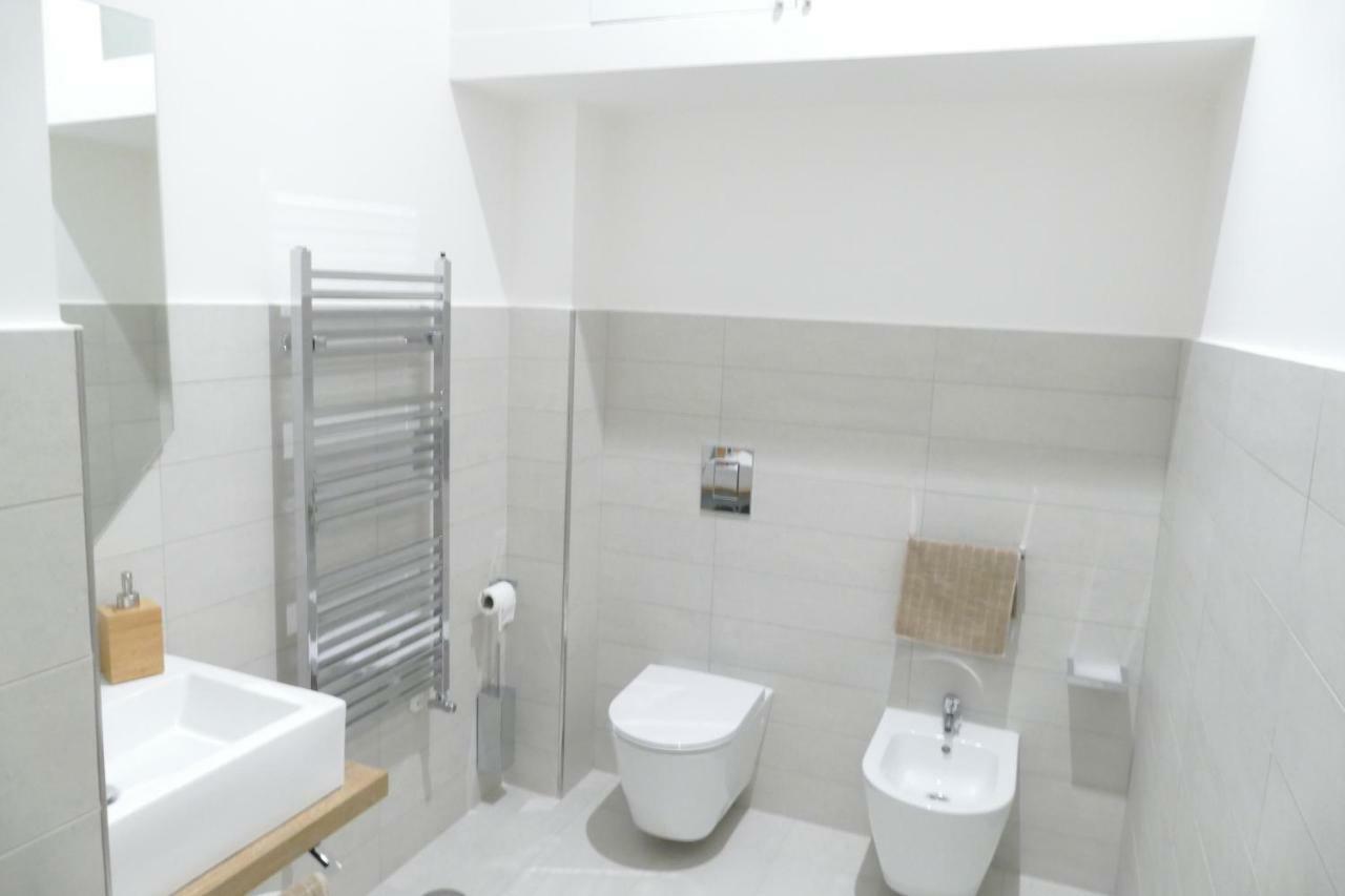 Luxury Manfredi Apartment Salerno Exteriör bild