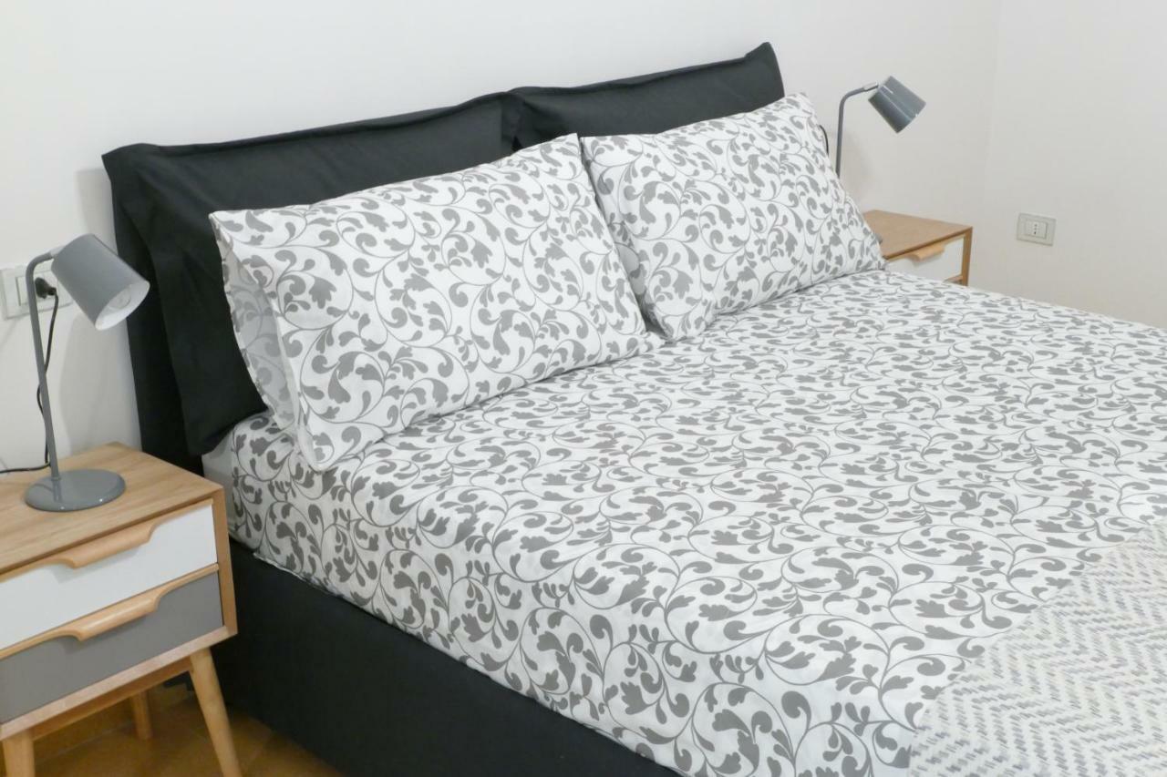 Luxury Manfredi Apartment Salerno Exteriör bild