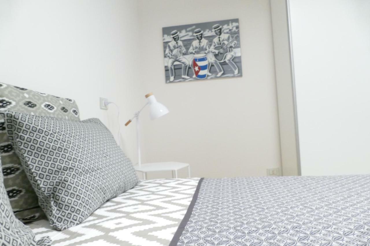 Luxury Manfredi Apartment Salerno Exteriör bild